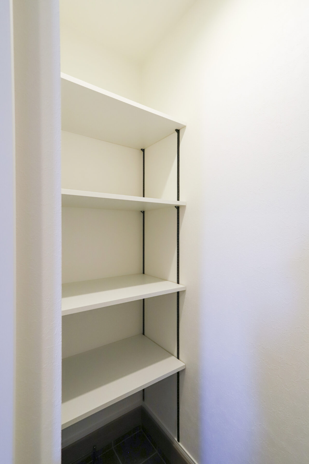 平屋と2階建てのいいとこどりの家【 EW-177-1-G】