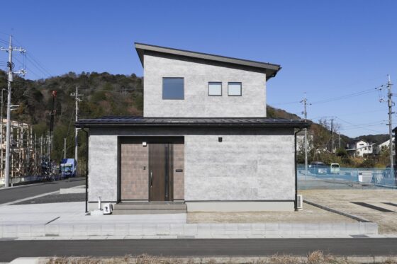 ナチュラルモダンの1.5階建て【EW-179-G】