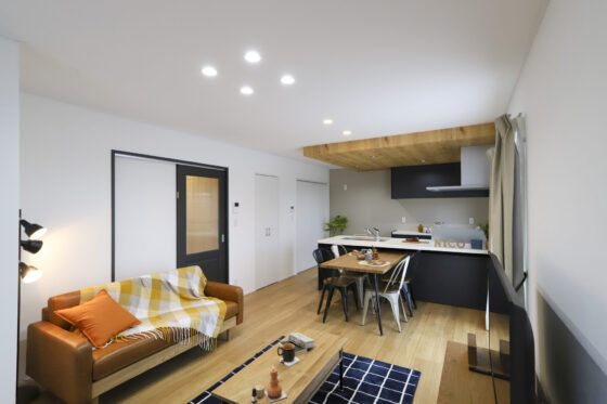 【施工事例】引締めブラックのナチュラルLDK🖤🧡